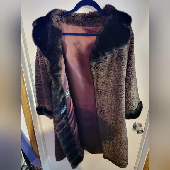 Sycamore Aristocrat Vintage 1970's Brown Faux Fur Women's Coat - Picture 9 of 12